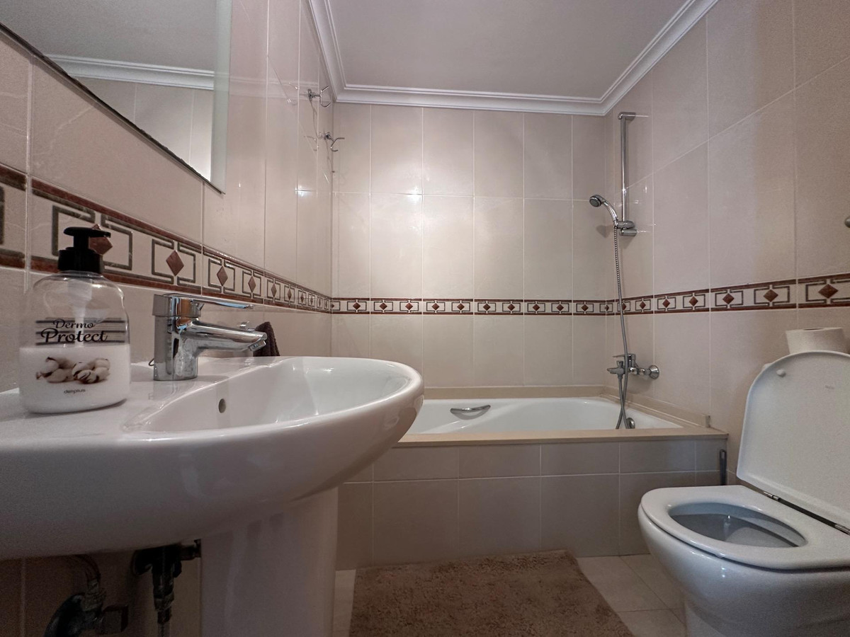2-Bedroom Middle Floor Apartment in Altea | Sunny Casas ... - Image 20