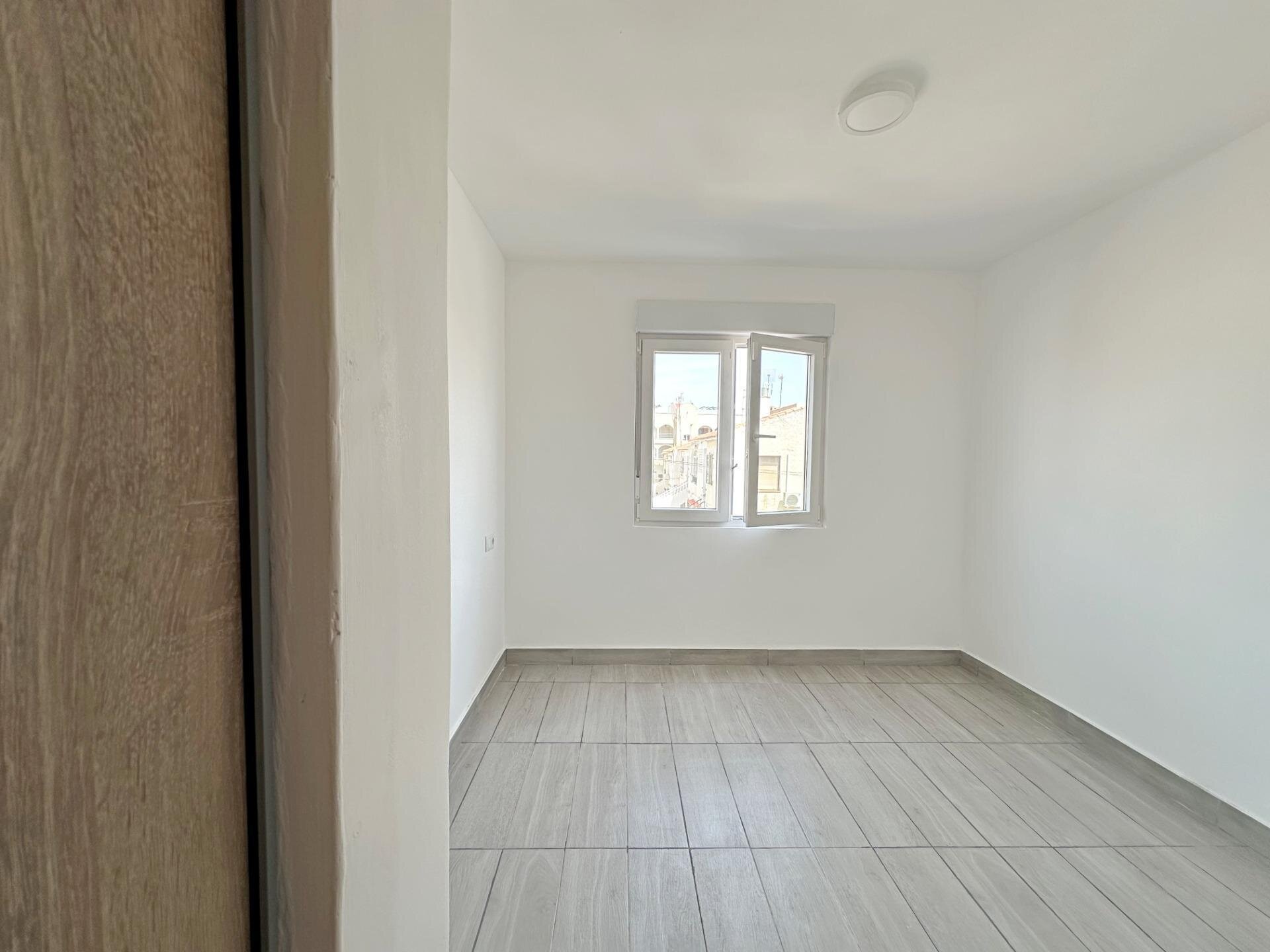 2-Bedroom Apartment in Estacion de Autobuses, Torrevieja - Image 10
