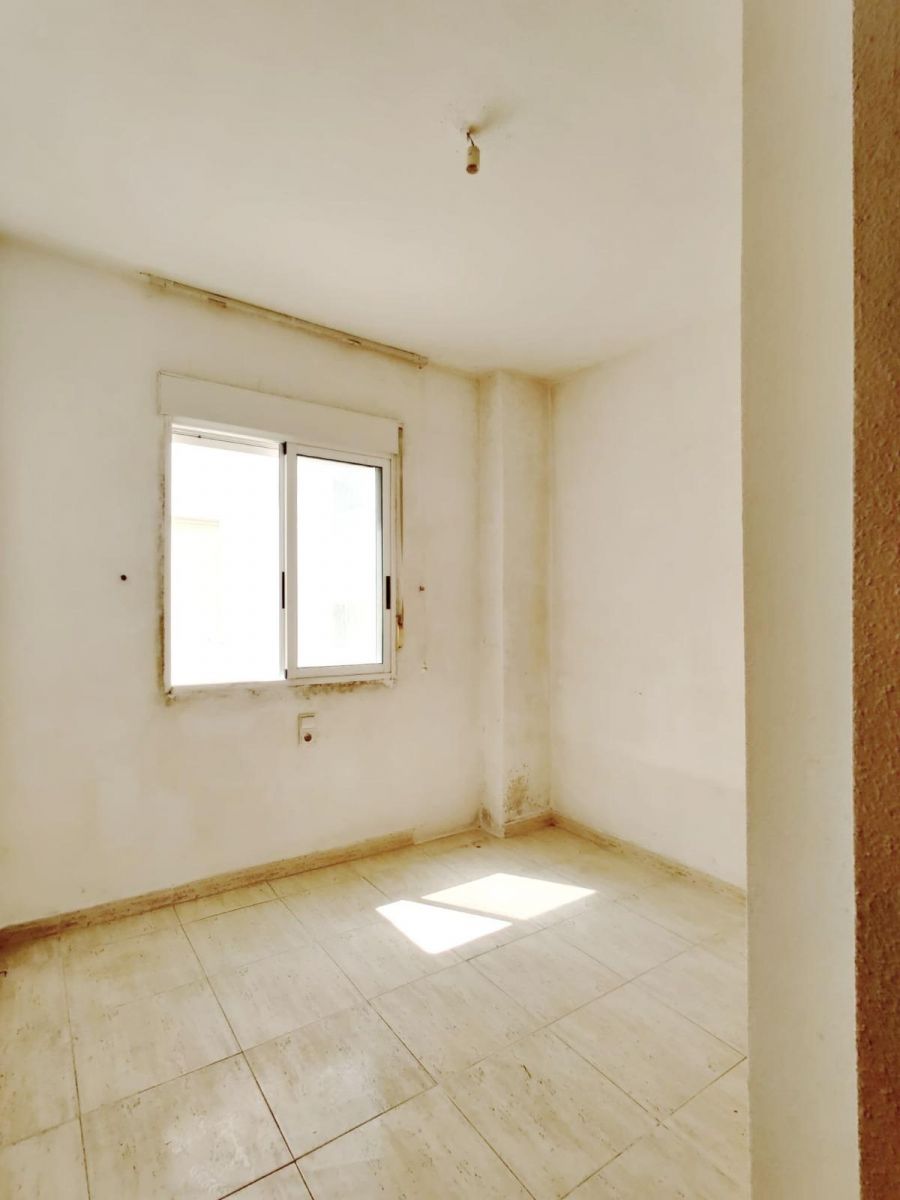 3-Bedroom Penthouse in Centro, Torrevieja - Image 14