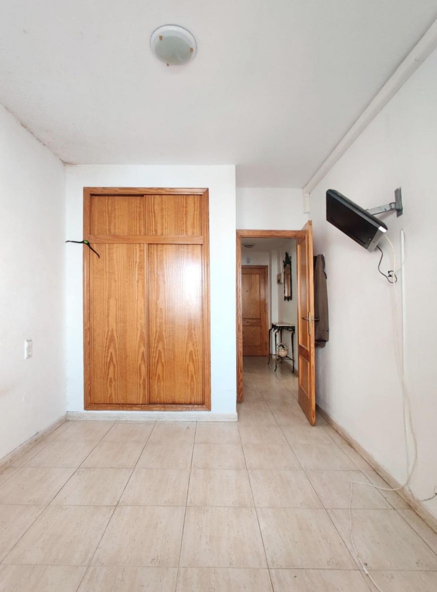 3-Bedroom Penthouse in Centro, Torrevieja - Image 17
