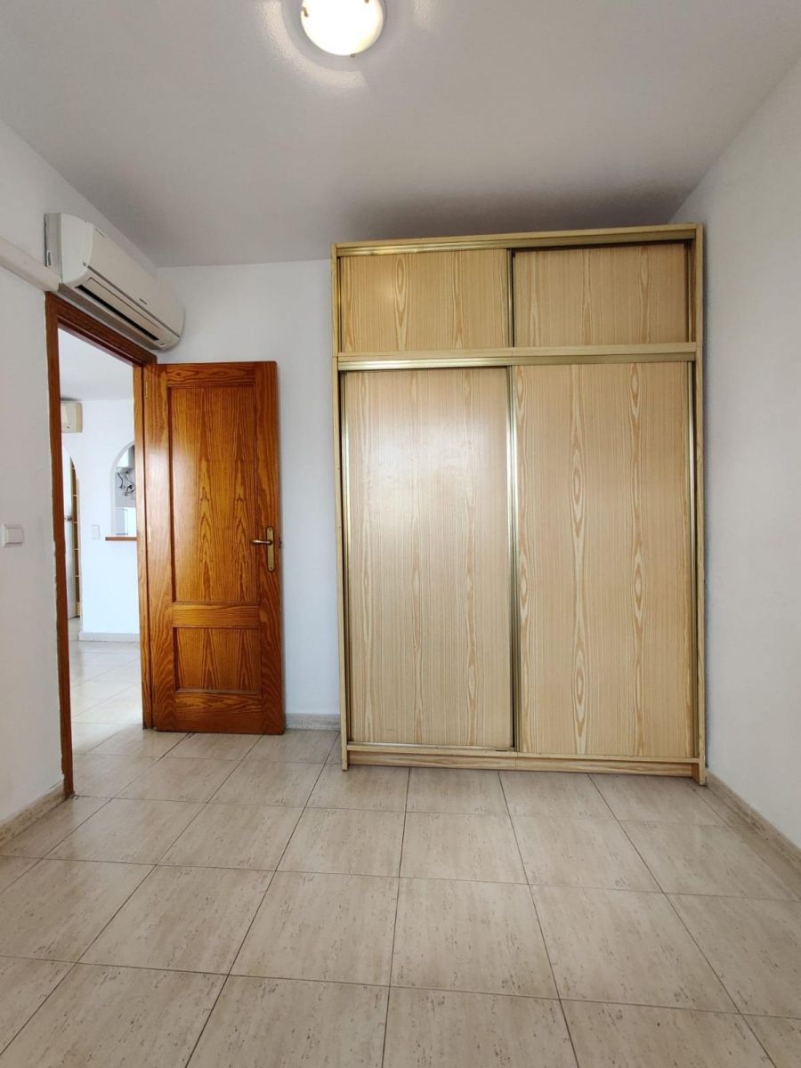 3-Bedroom Penthouse in Centro, Torrevieja - Image 20