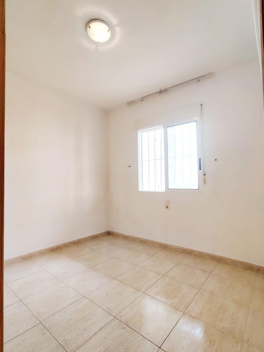 3-Bedroom Penthouse in Centro, Torrevieja - Image 21