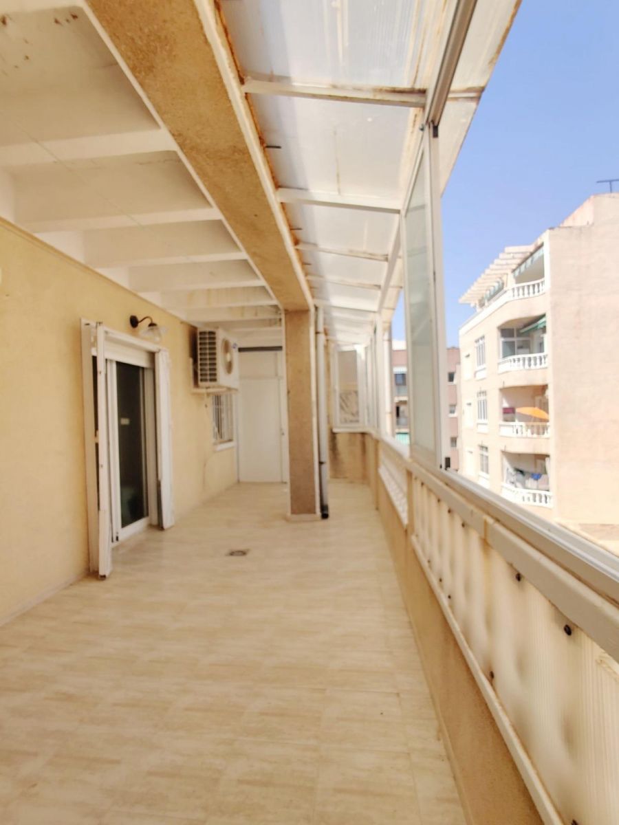 3-Bedroom Penthouse in Centro, Torrevieja - Image 25
