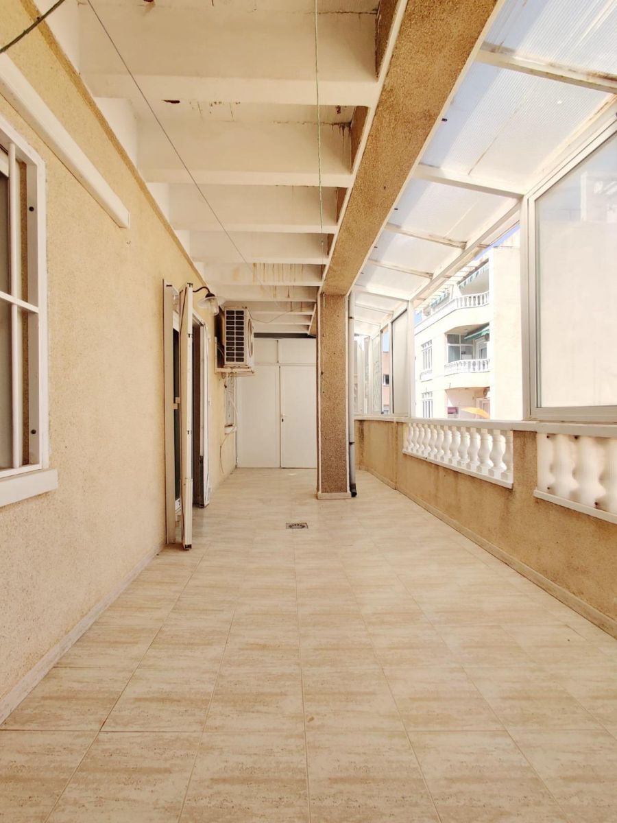 3-Bedroom Penthouse in Centro, Torrevieja - Image 29