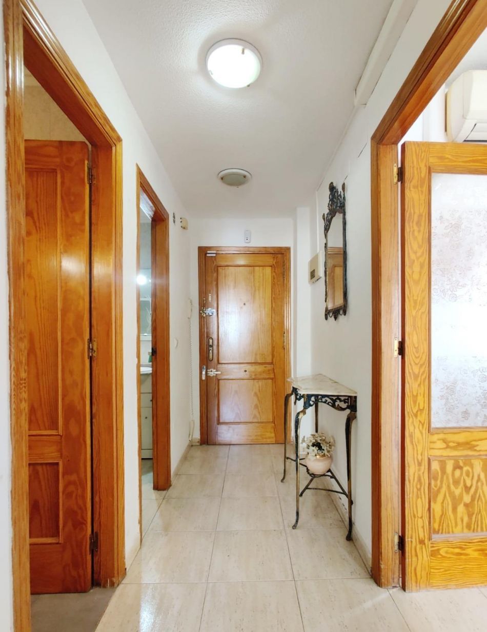 3-Bedroom Penthouse in Centro, Torrevieja - Image 3