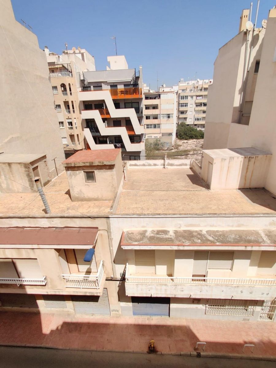 3-Bedroom Penthouse in Centro, Torrevieja - Image 31