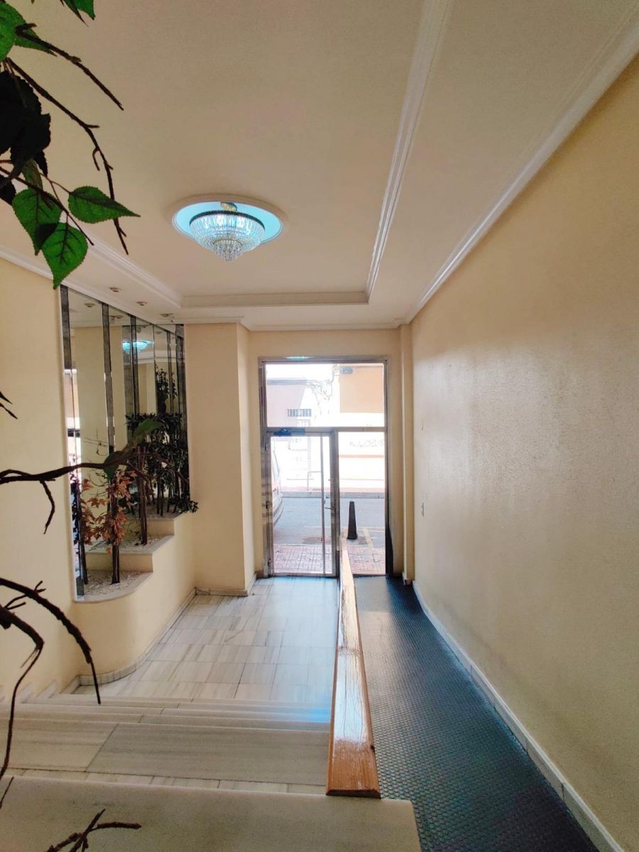3-Bedroom Penthouse in Centro, Torrevieja - Image 33