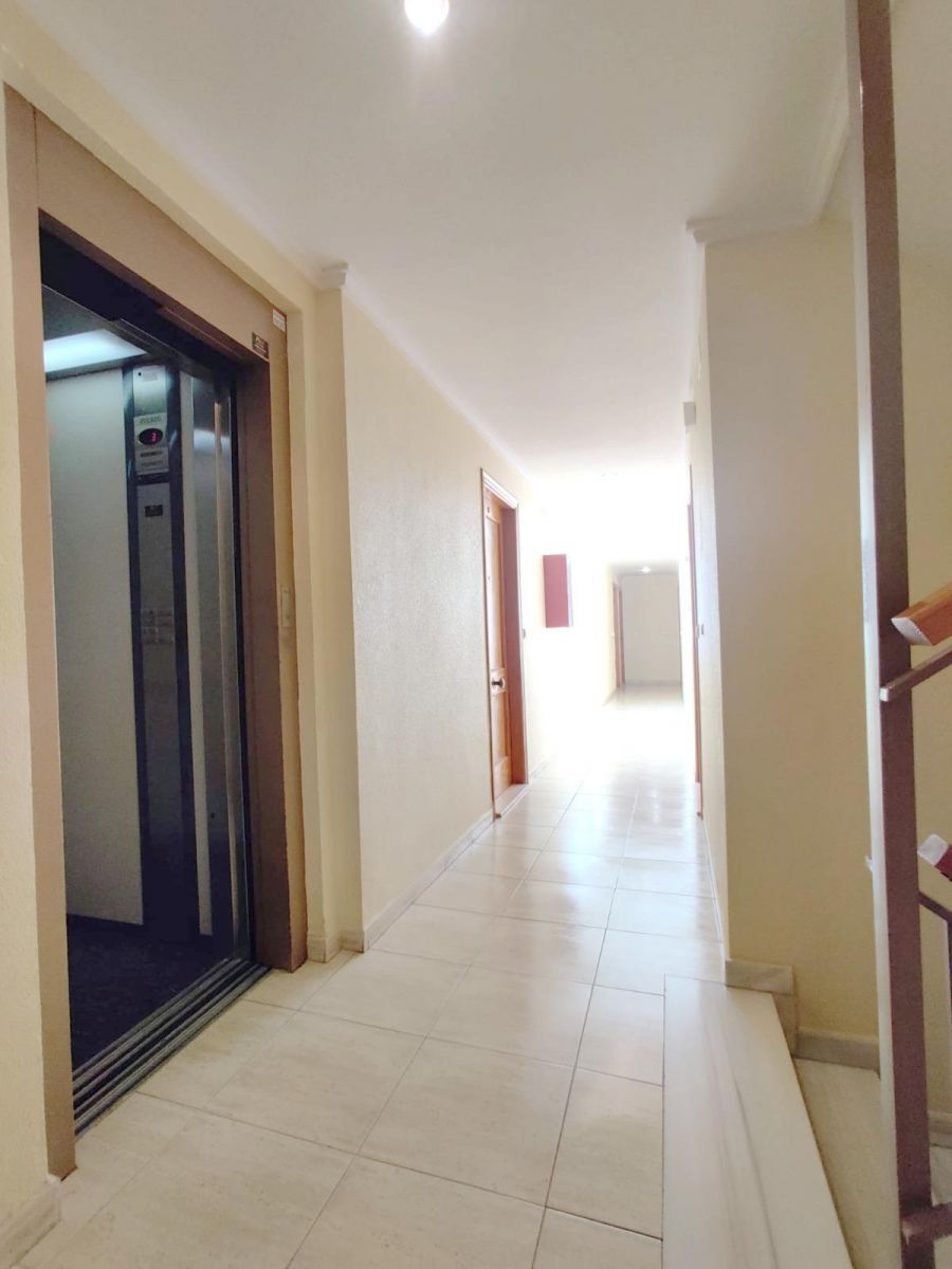 3-Bedroom Penthouse in Centro, Torrevieja - Image 35