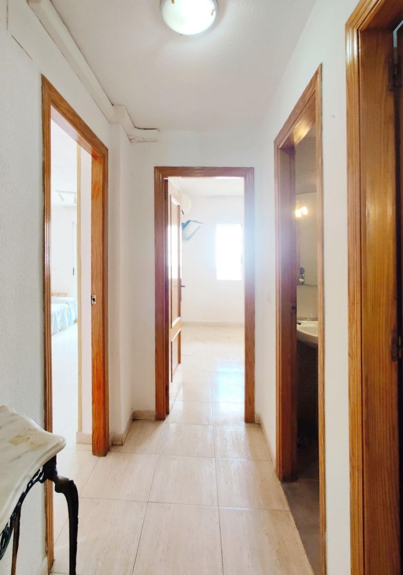 3-Bedroom Penthouse in Centro, Torrevieja - Image 4