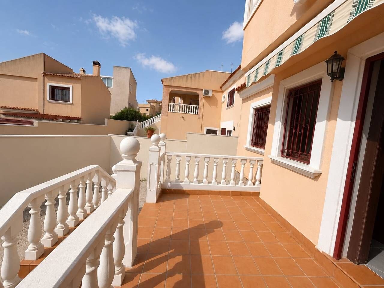 2-Zimmer Villa in Villamartin, Orihuela Costa - Image 2