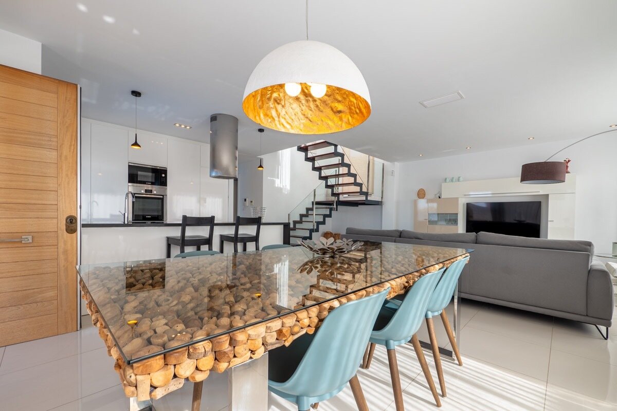 3-Bedroom Villa in Comunidad Valenciana, Almoradi - Image 4