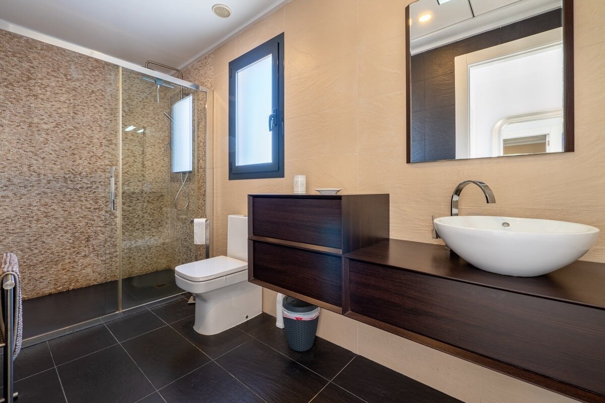 3-Bedroom Villa in Comunidad Valenciana, Almoradi - Image 8