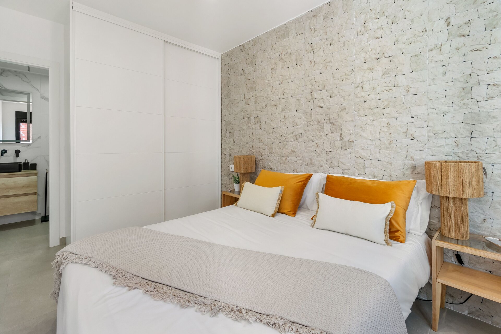 3-Bedroom Apartment in Santiago de la Ribera - Image 16