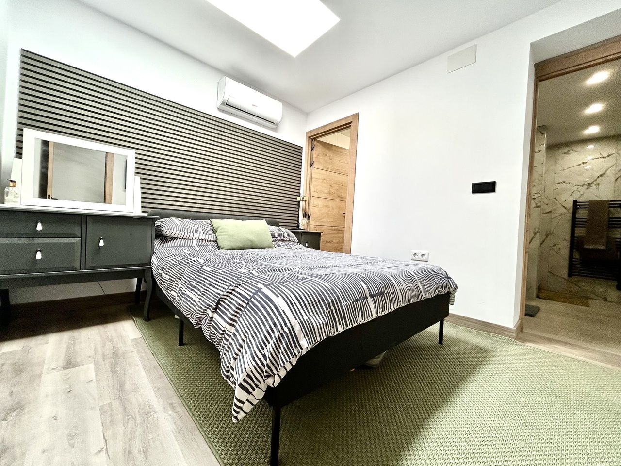 4-Bedroom House in Pueblo 9, San Miguel de Salinas - Image 8