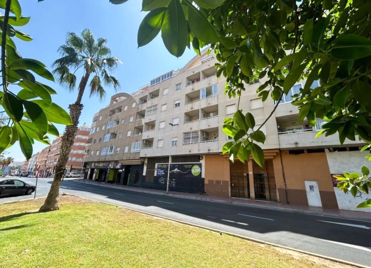 2-Bedroom Apartment in Centro, Torrevieja - Image 1
