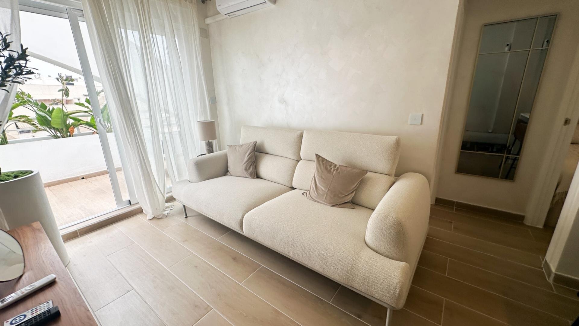 2-Bedroom Apartment in Centro, Torrevieja - Image 12