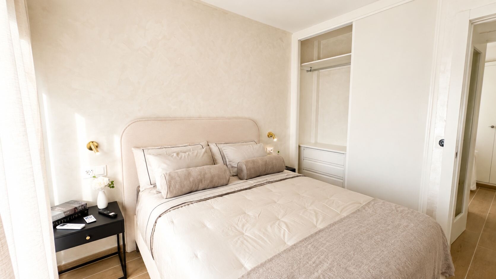 2-Bedroom Apartment in Centro, Torrevieja - Image 16
