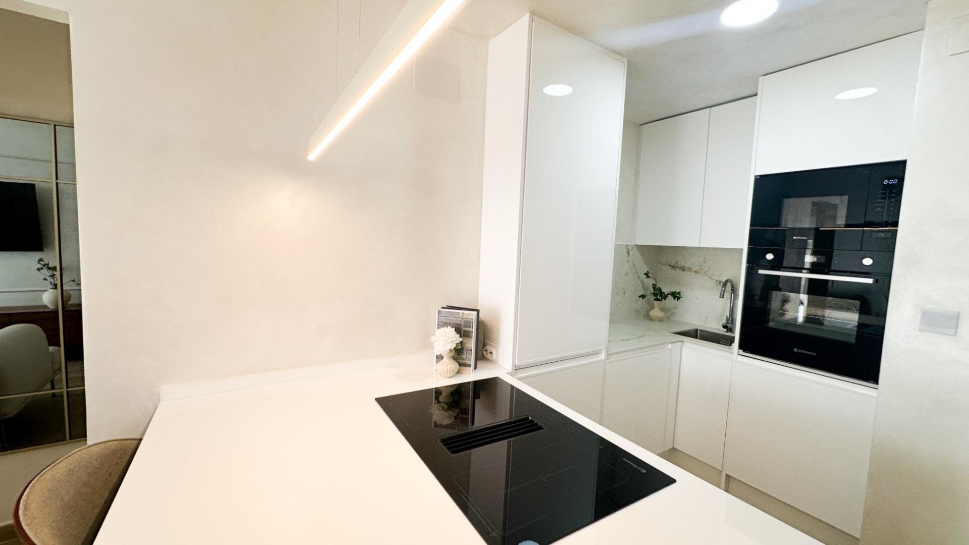 2-Bedroom Apartment in Centro, Torrevieja - Image 5
