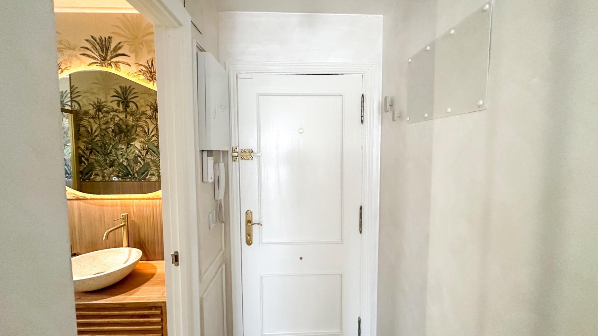 2-Bedroom Apartment in Centro, Torrevieja - Image 8
