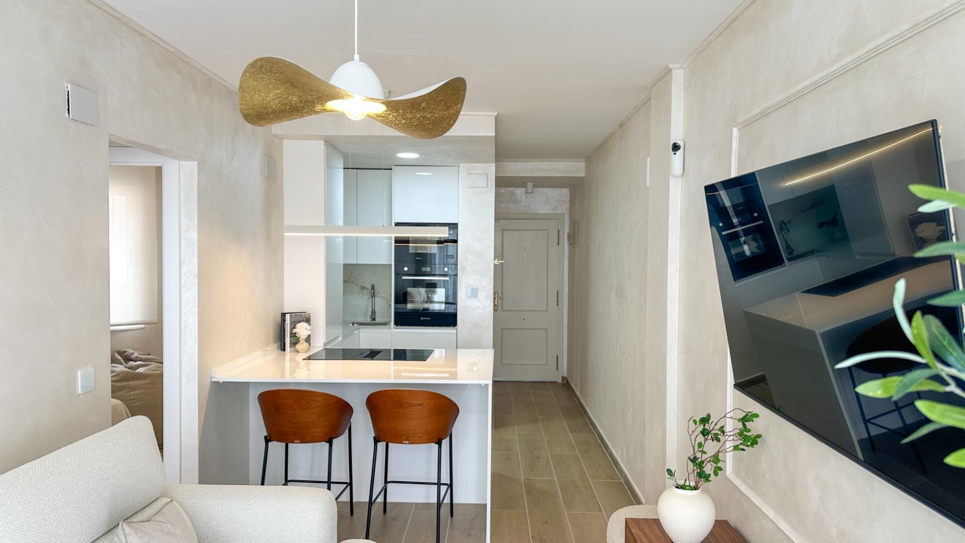 2-Bedroom Apartment in Centro, Torrevieja - Image 9