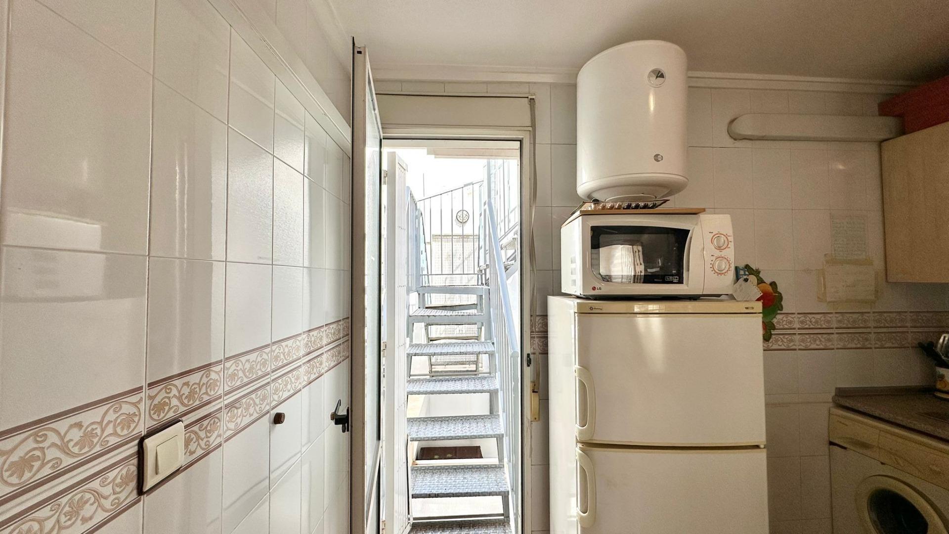 2-Bedroom Bungalow in El Limonar, Torrevieja - Image 11