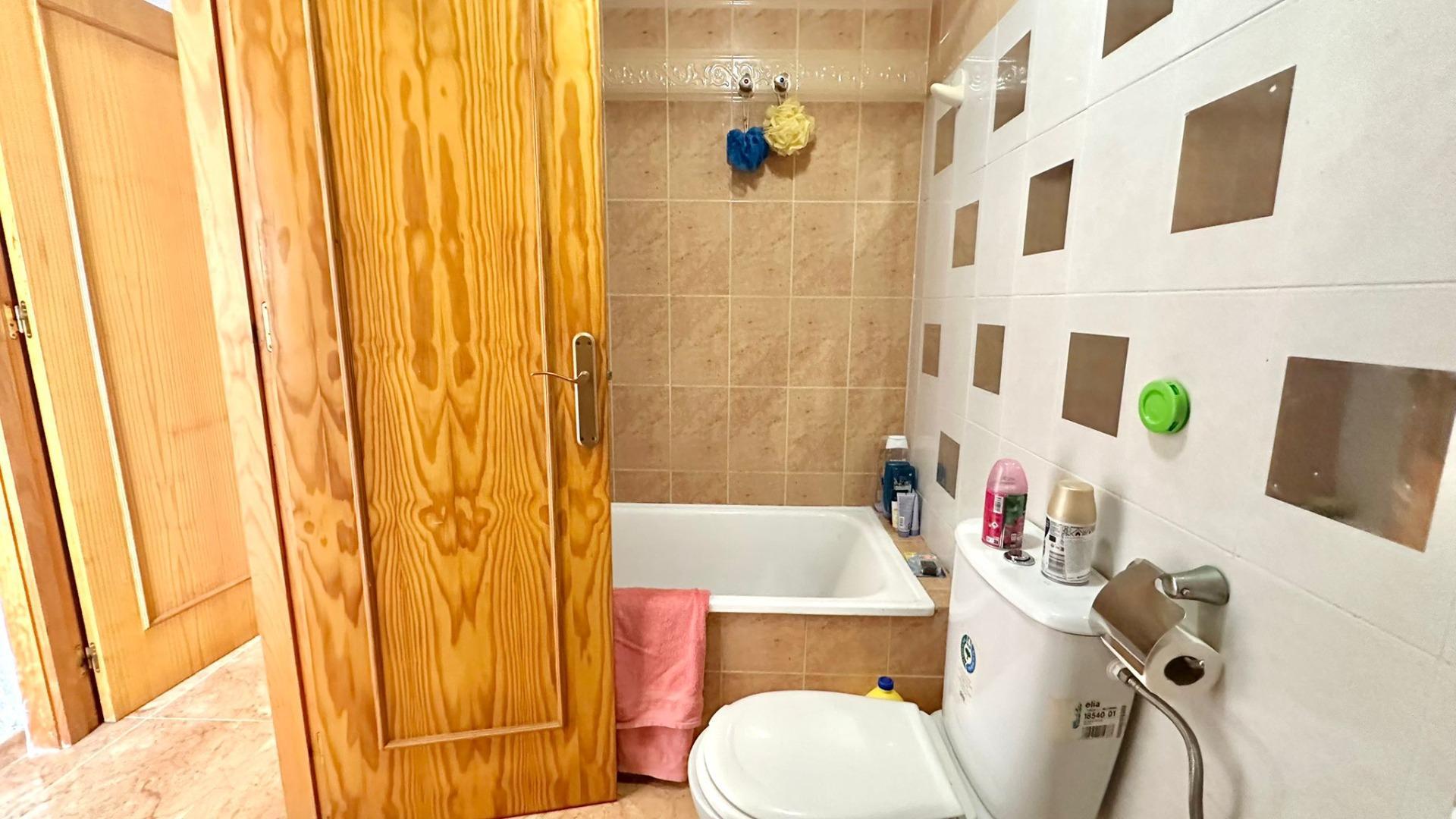 2-Bedroom Bungalow in El Limonar, Torrevieja - Image 21