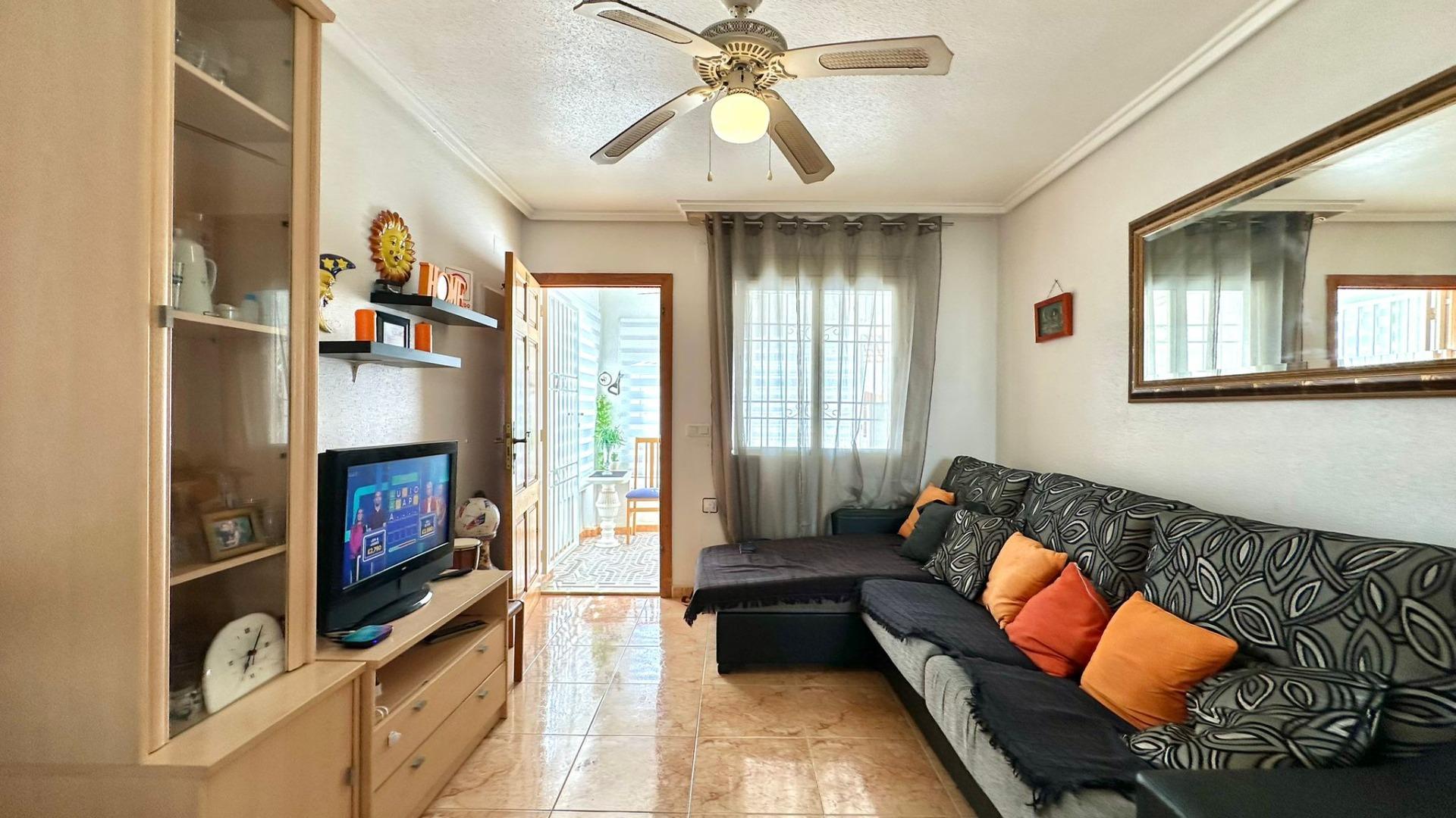 2-Bedroom Bungalow in El Limonar, Torrevieja - Image 3