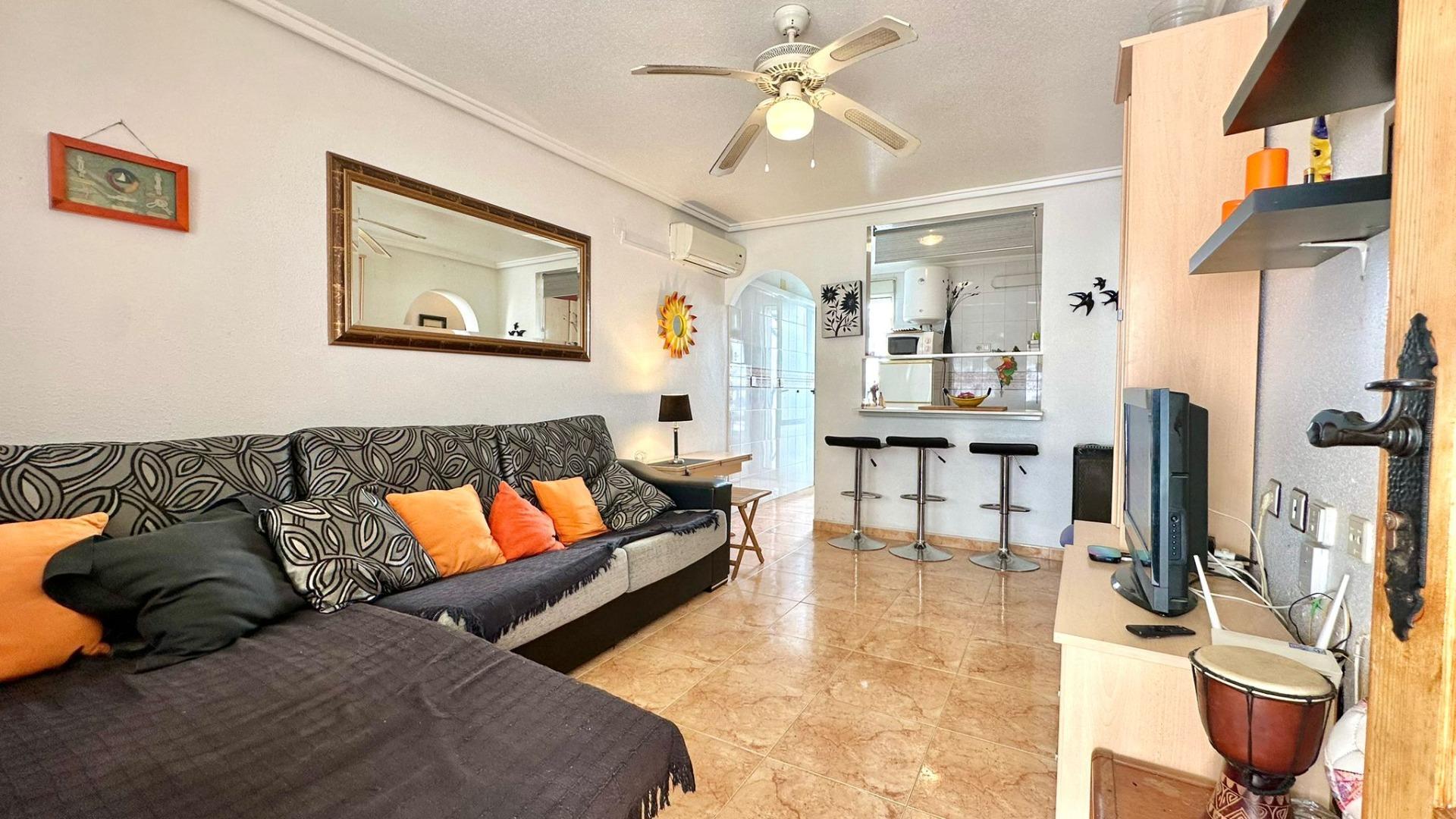 2-Bedroom Bungalow in El Limonar, Torrevieja - Image 4