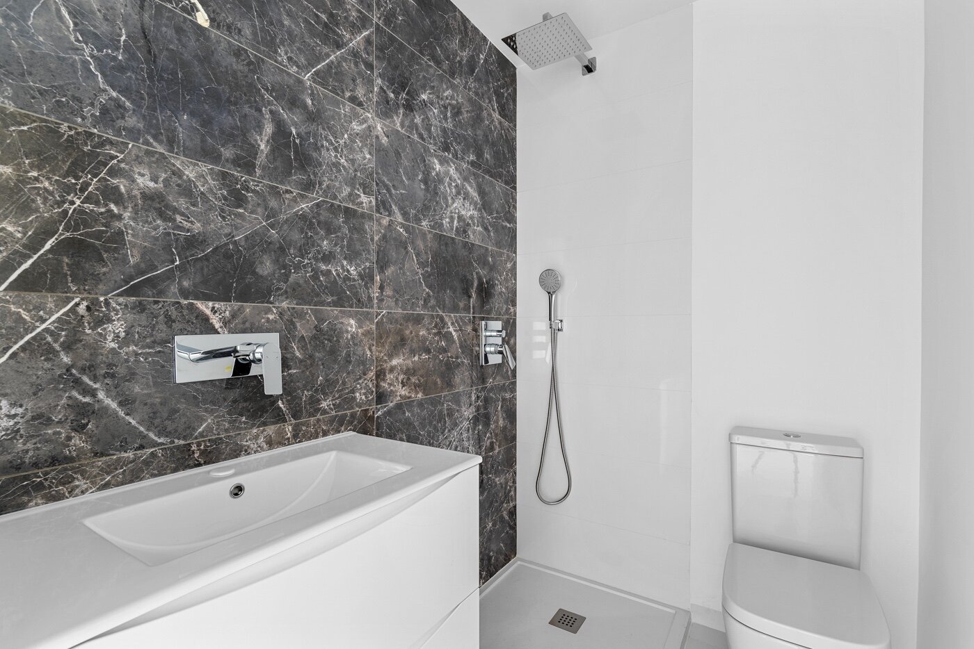 2-Bedroom Apartment in Pueblo, San Miguel de Salinas - Image 14