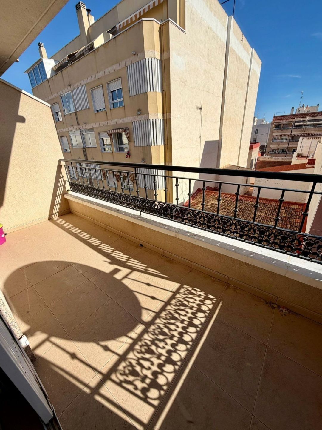 2-Bedroom Villa in Torrevieja, Torrevieja - Image 8