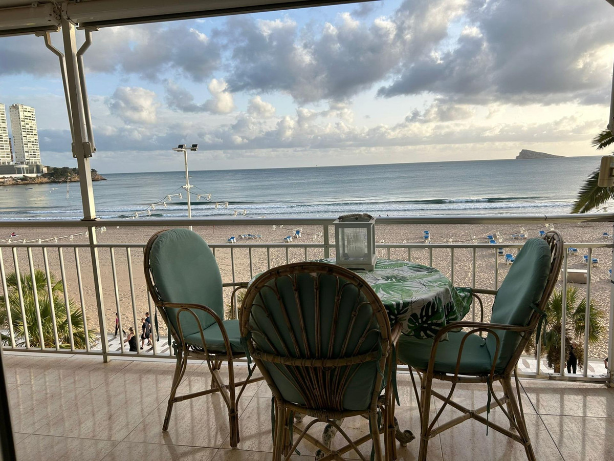 3-Bedroom Middle Floor Apartment in Benidorm | Sunny Cas... - Image 10