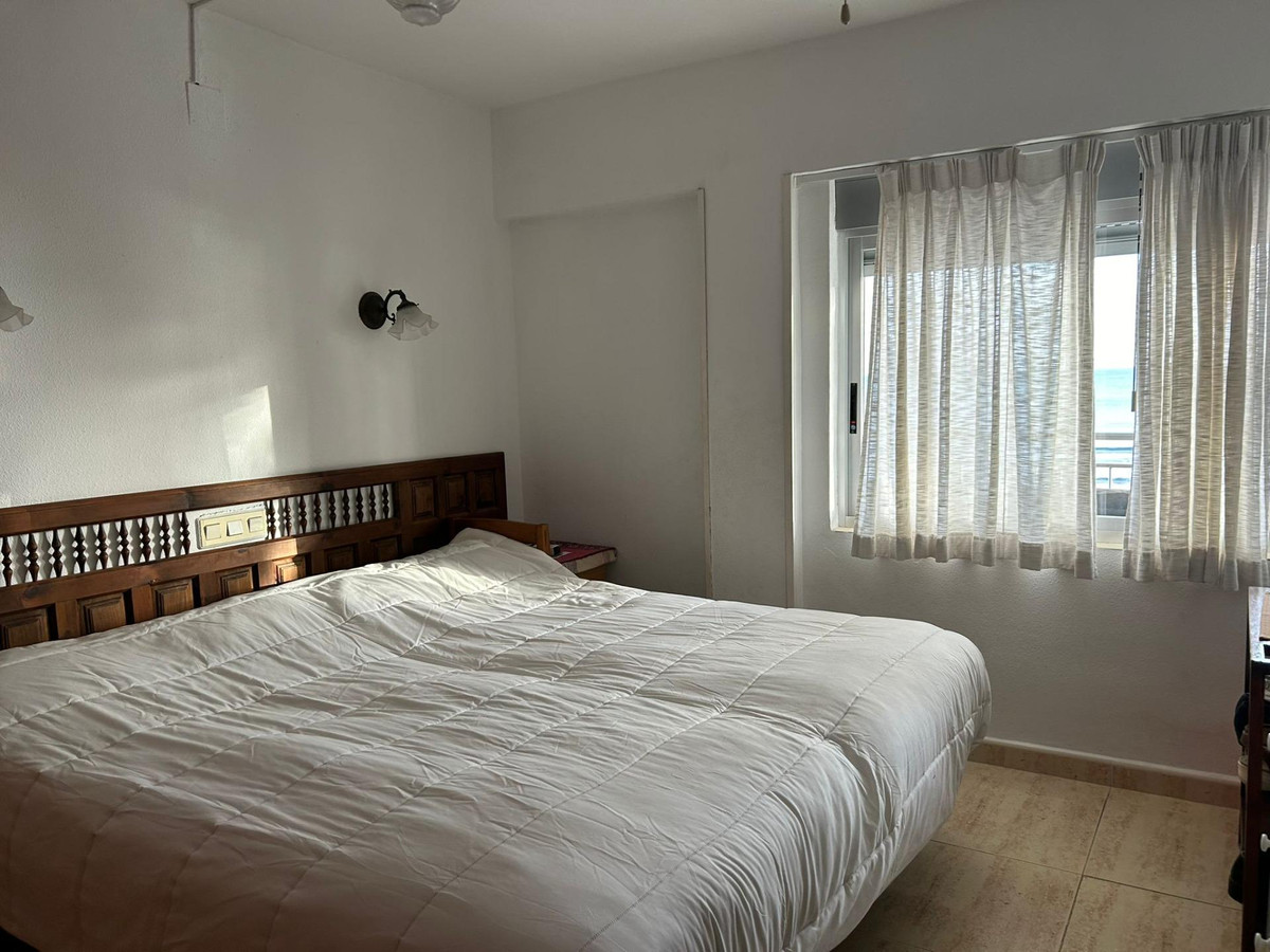 3-Bedroom Middle Floor Apartment in Benidorm | Sunny Cas... - Image 12