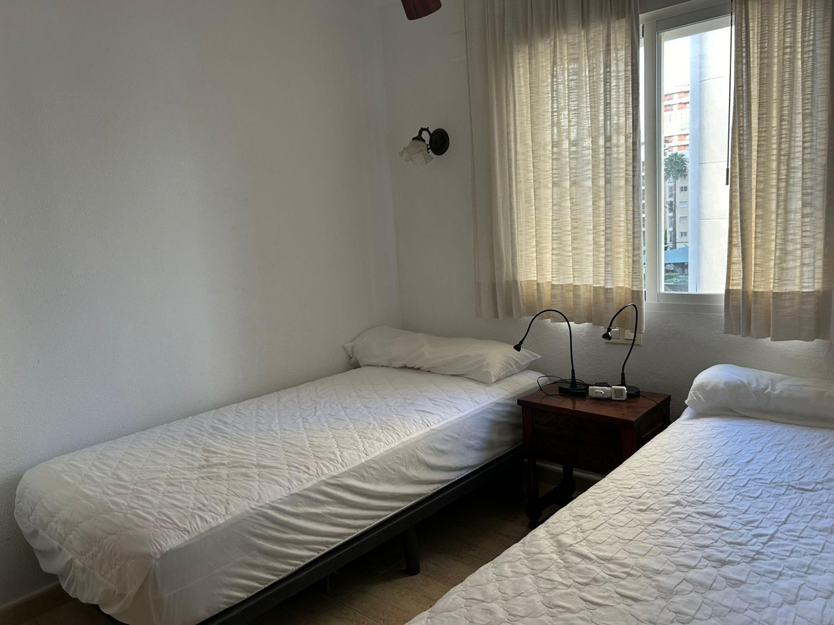 3-Bedroom Middle Floor Apartment in Benidorm | Sunny Cas... - Image 13