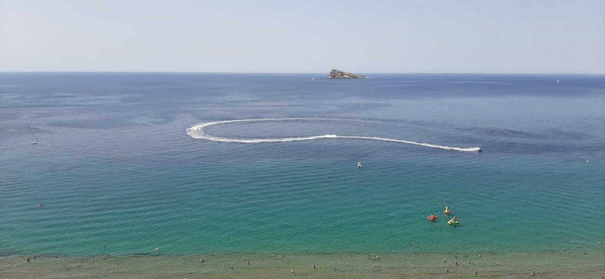 3-Bedroom Middle Floor Apartment in Benidorm | Sunny Cas... - Image 14