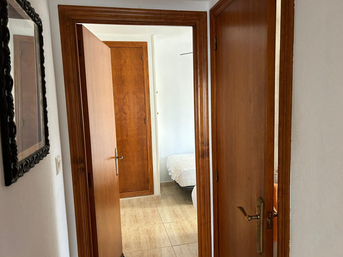 3-Bedroom Middle Floor Apartment in Benidorm | Sunny Cas... - Image 19