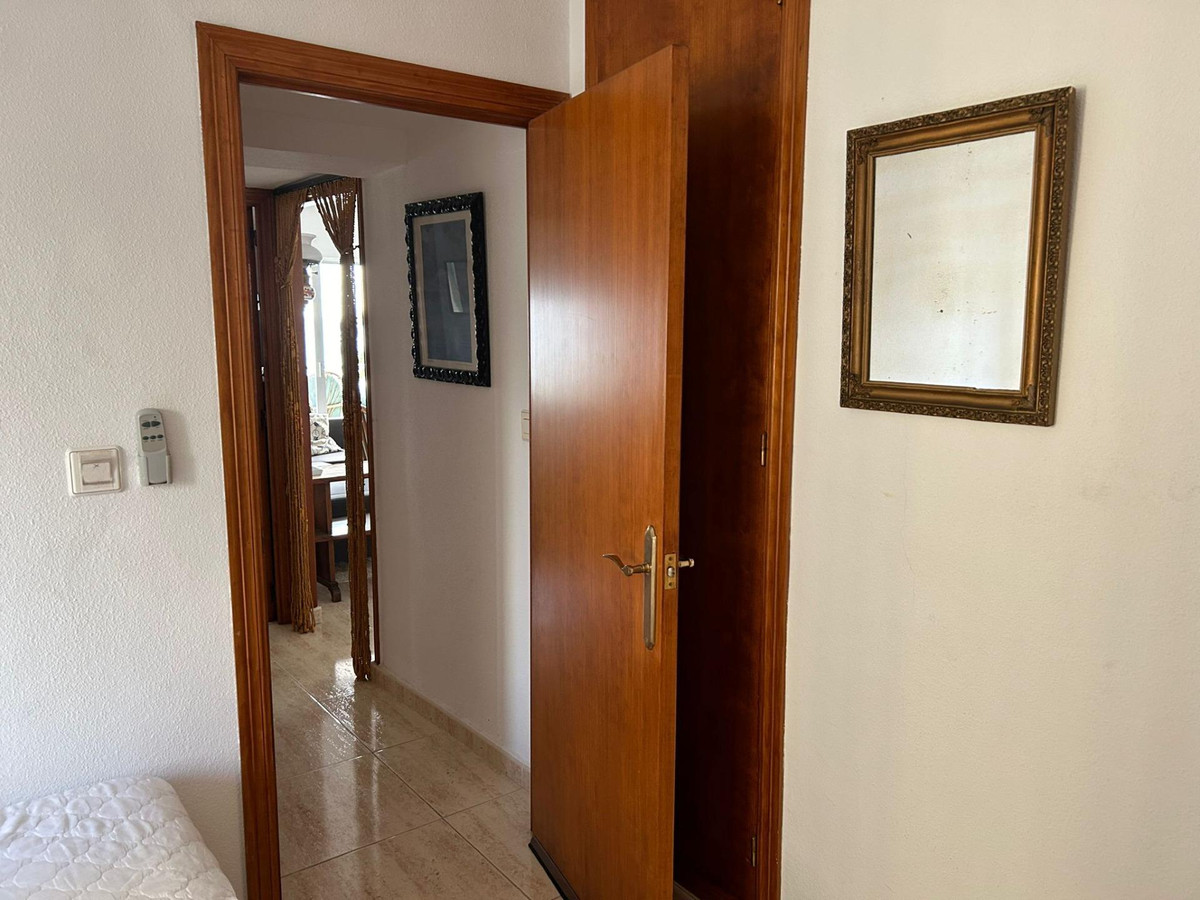 3-Bedroom Middle Floor Apartment in Benidorm | Sunny Cas... - Image 22