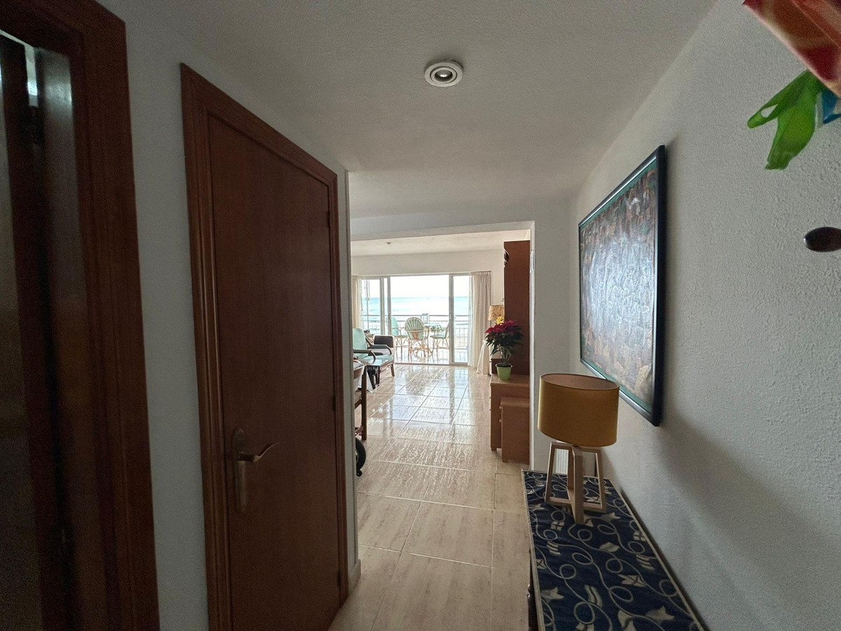3-Bedroom Middle Floor Apartment in Benidorm | Sunny Cas... - Image 25