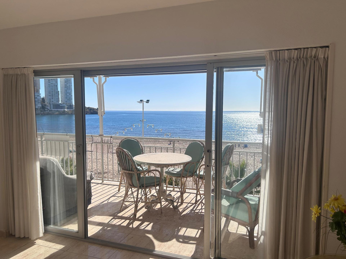 3-Bedroom Middle Floor Apartment in Benidorm | Sunny Cas... - Image 3