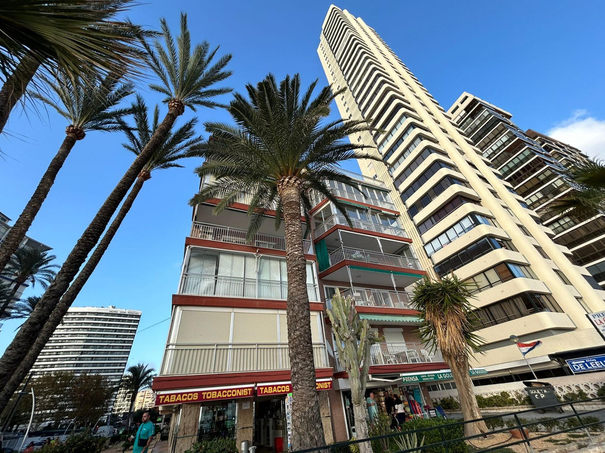 3-Bedroom Middle Floor Apartment in Benidorm | Sunny Cas... - Image 6