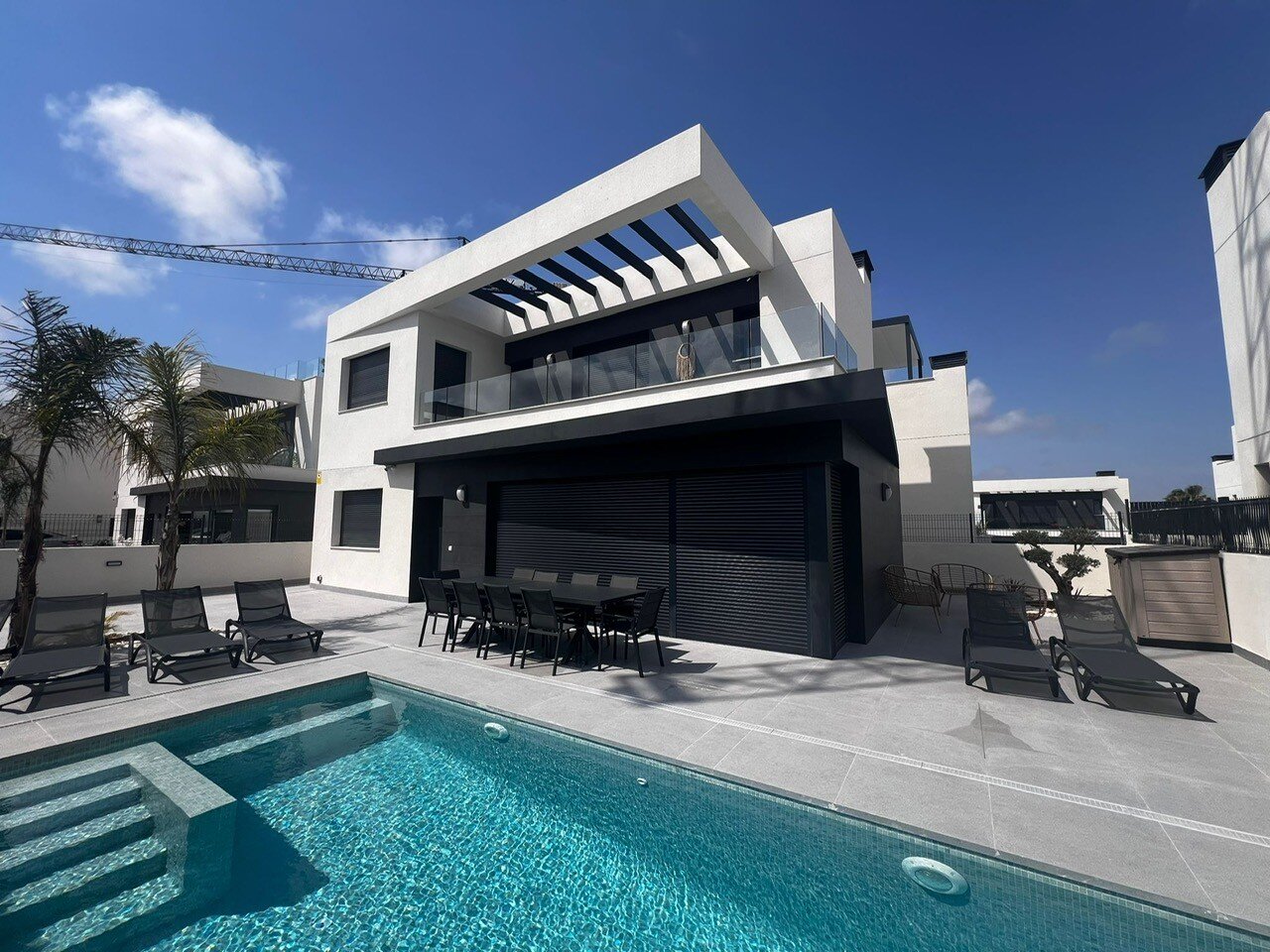 5-Bedroom Villa in Comunidad Valenciana, Algorfa - Image 1