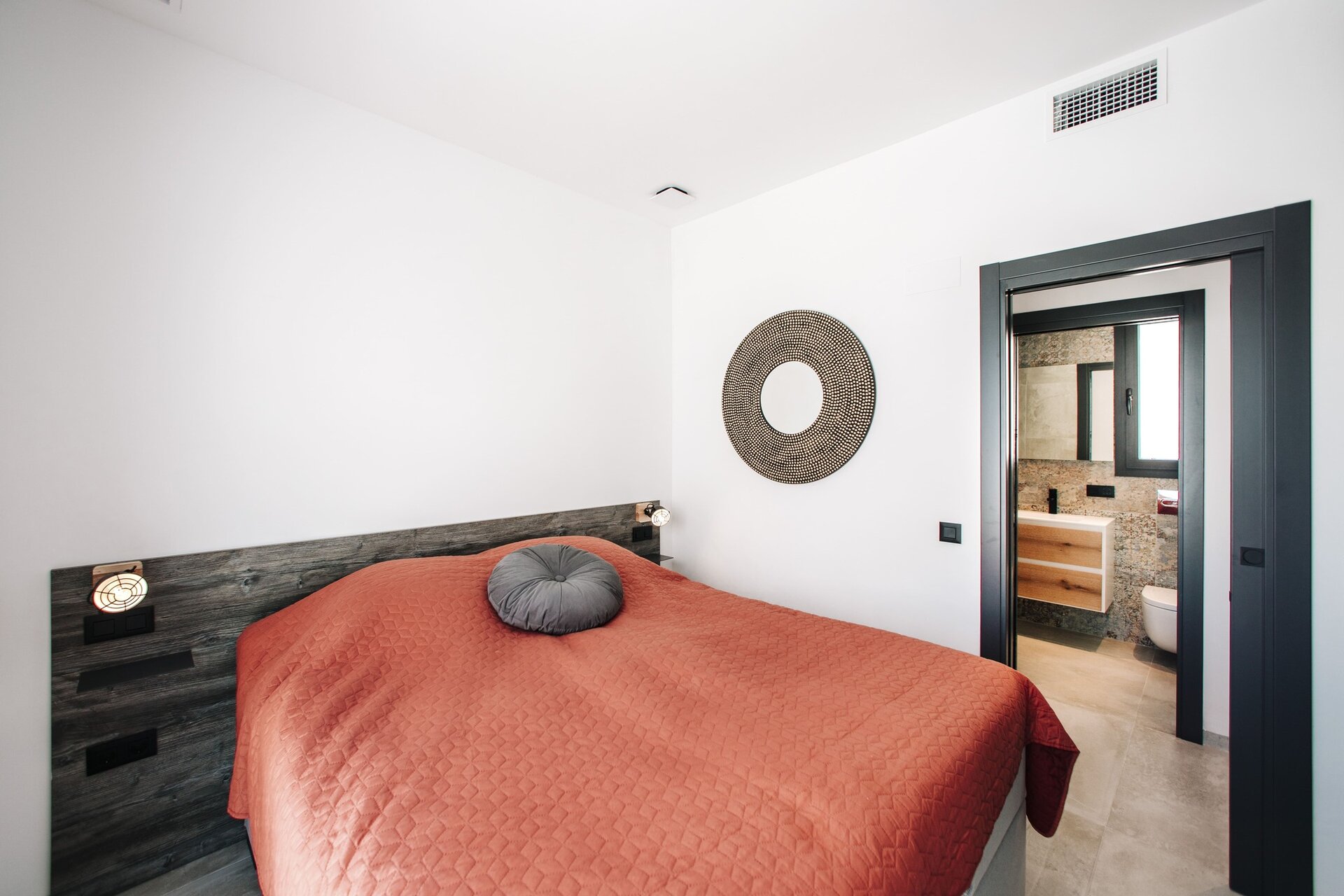 4-Bedroom Bungalow in Ciudad Quesada - Image 12