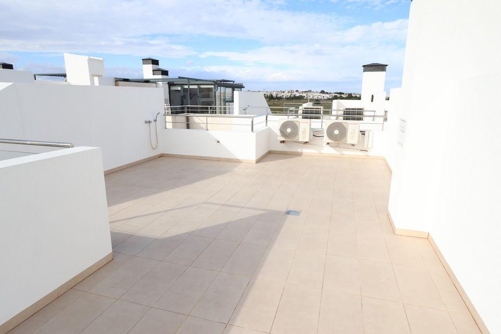 3-Bedroom House in Los Dolses, Orihuela Costa - Image 23