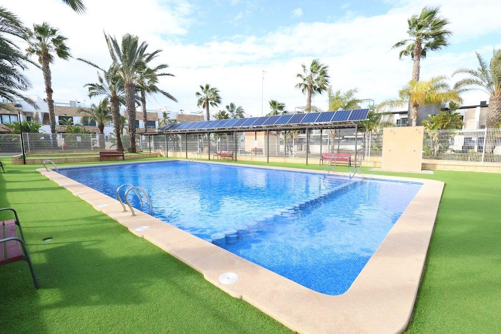 3-Bedroom House in Los Dolses, Orihuela Costa - Image 24