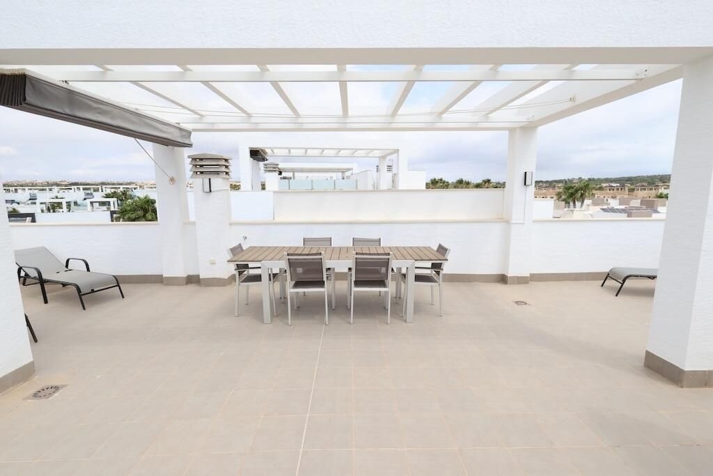 2-Bedroom Bungalow in Guardamar del Segura - Image 14