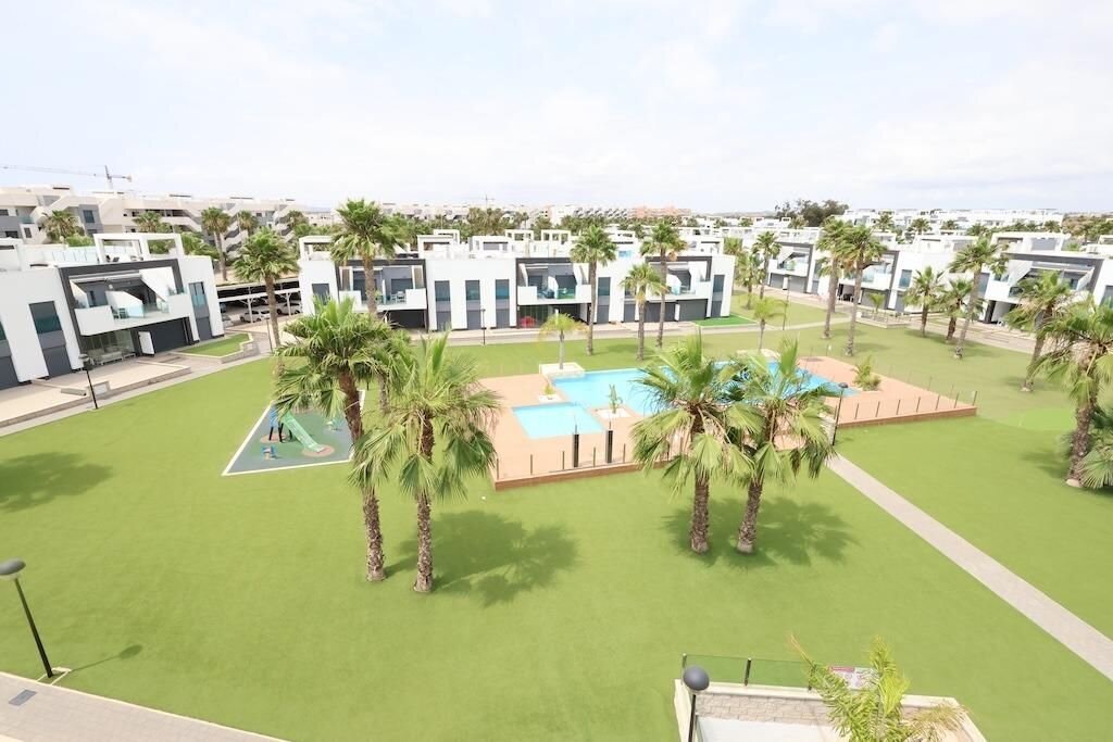 2-Bedroom Bungalow in Guardamar del Segura - Image 18