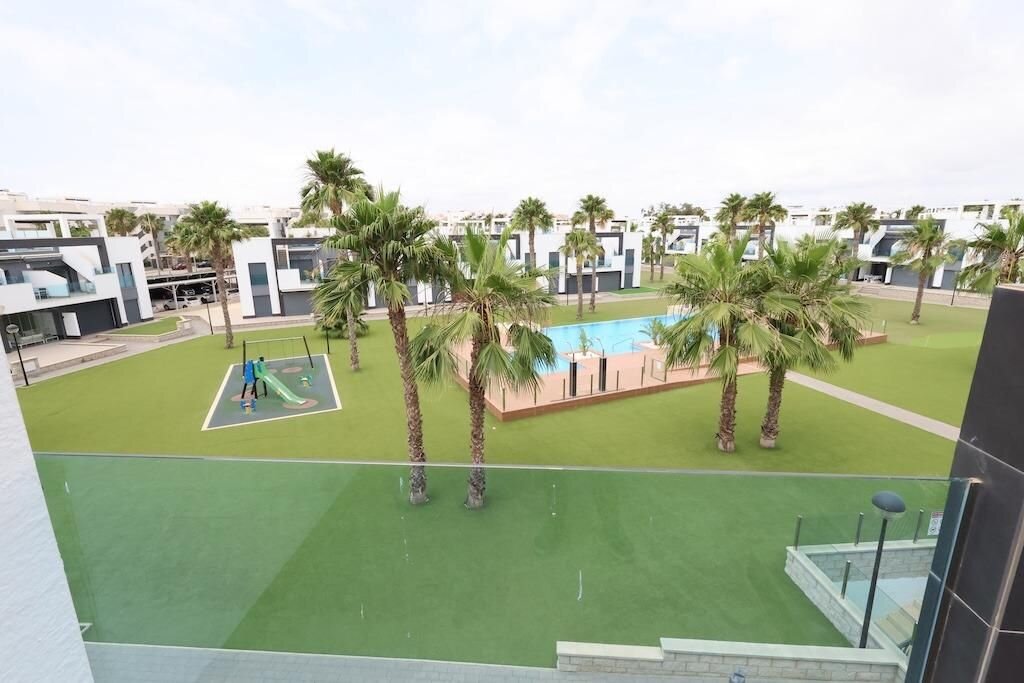 2-Bedroom Bungalow in Guardamar del Segura - Image 19