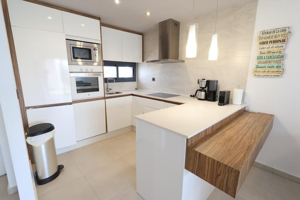 2-Bedroom Bungalow in Guardamar del Segura - Image 3