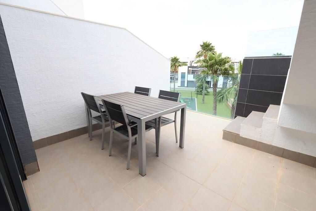 2-Bedroom Bungalow in Guardamar del Segura - Image 8