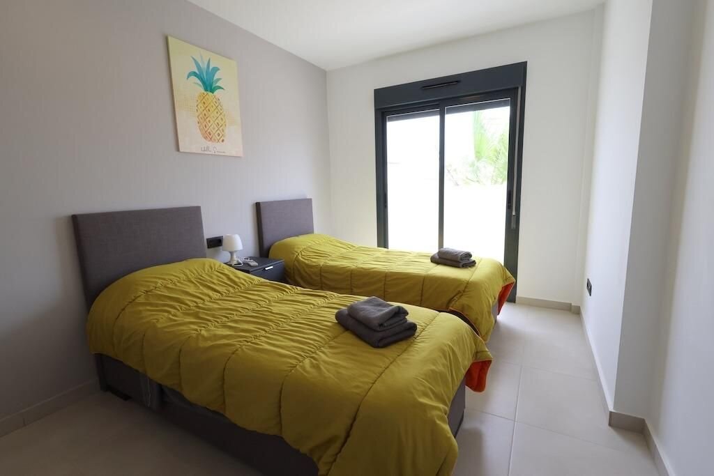 2-Bedroom Bungalow in Guardamar del Segura - Image 9