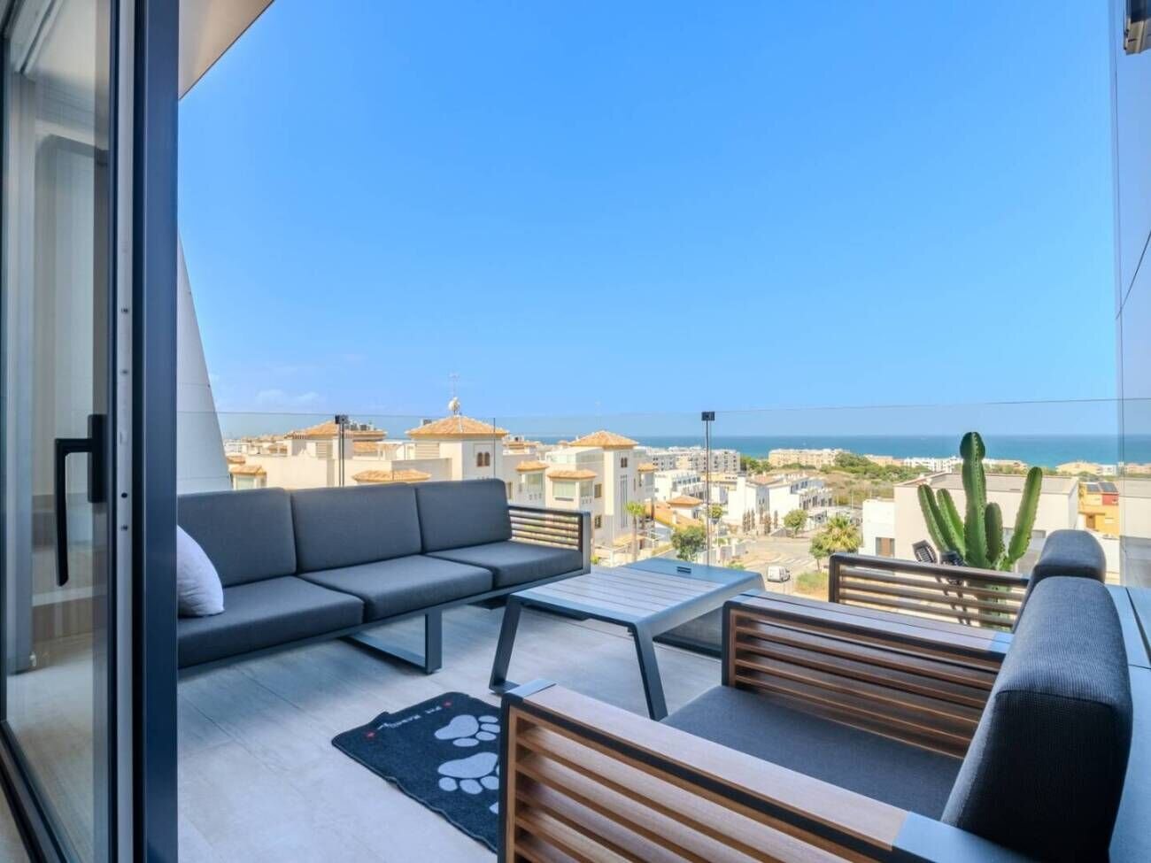 3-Bedroom Apartment in El Edén - Los Estaños, Guardamar del Segura - Image 3